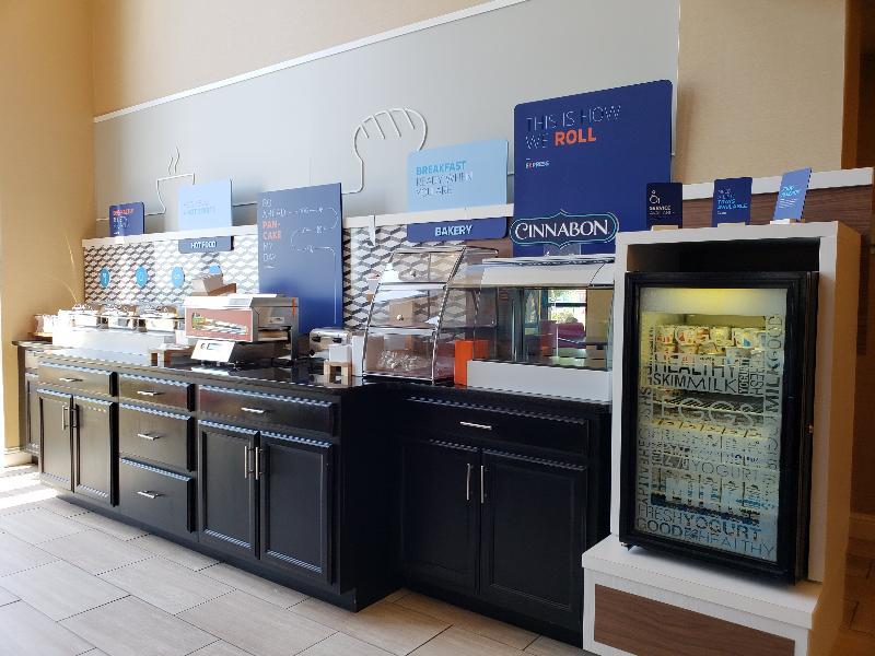 Holiday Inn Express & Suites Marion Northeast By Ihg Zewnętrze zdjęcie